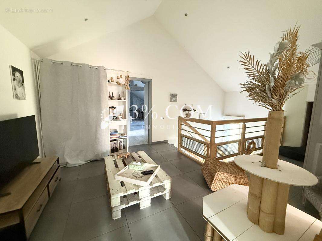Maison individuelle 6 pièces 4 chambres 182 m2 BELLEFONTAINE - photo 20