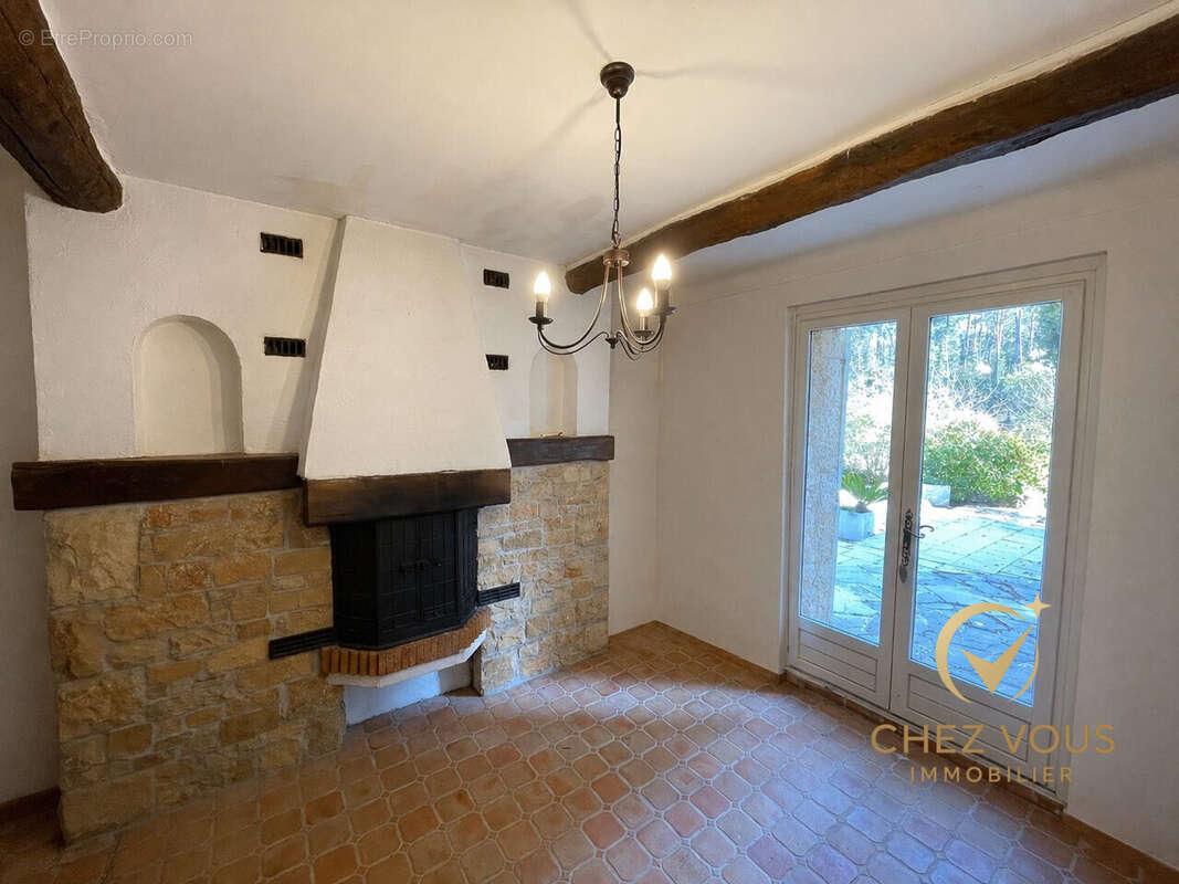 BUREAU AVEC CHEMINEE 2 - Maison à CALLIAN