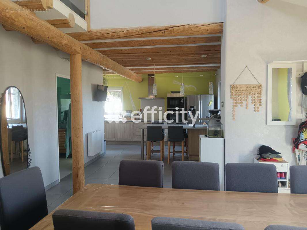 Maison 124 m² à Perigneux  - photo 8