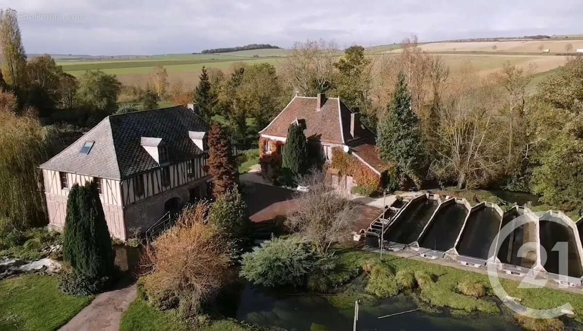 Maison à ESTISSAC