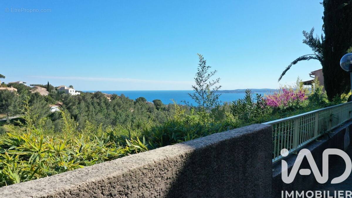 Photo 1 - Appartement à ROQUEBRUNE-SUR-ARGENS