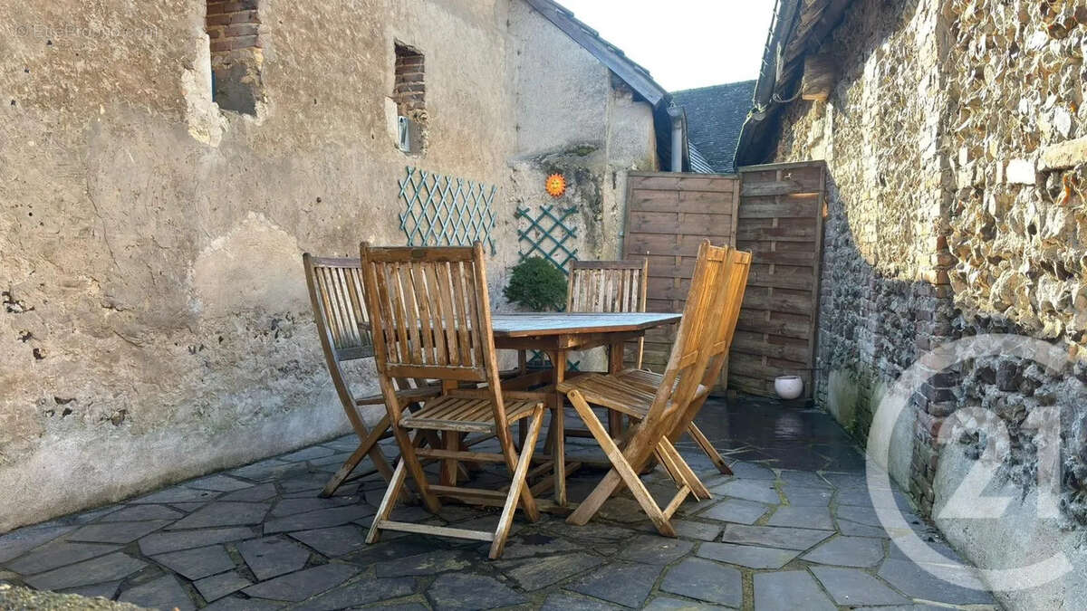 Maison à CHAMPIGNY-LA-FUTELAYE