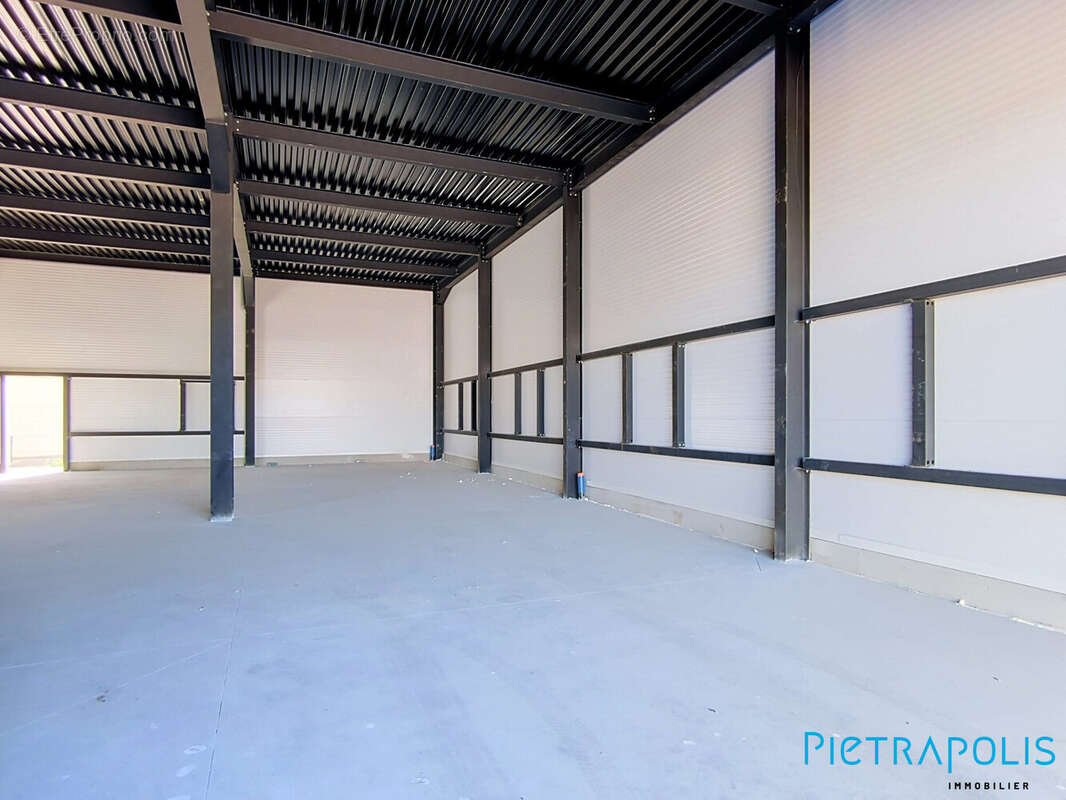 Commerce 166 m² à Sete  - photo 4