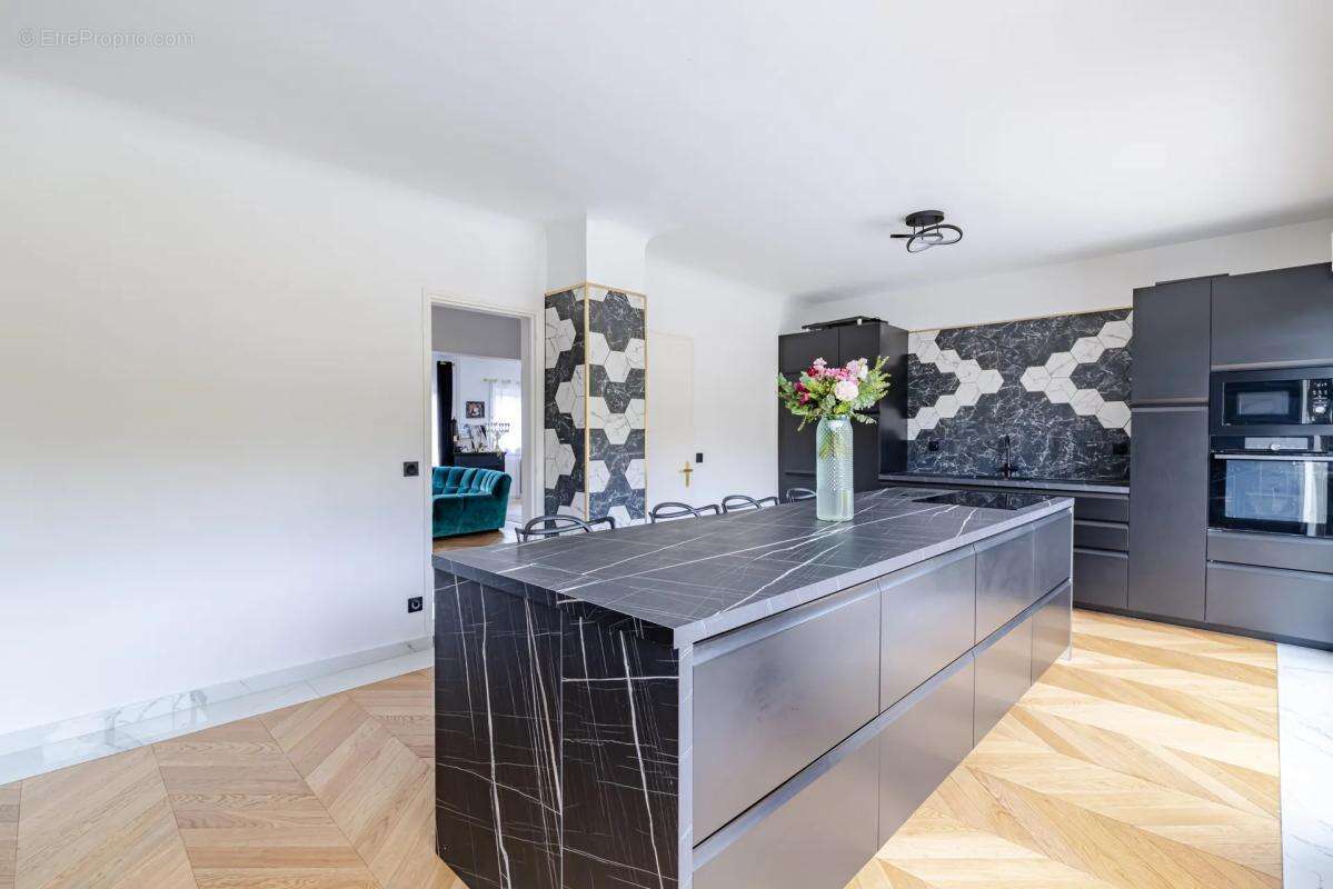 Appartement à BONNEUIL-SUR-MARNE