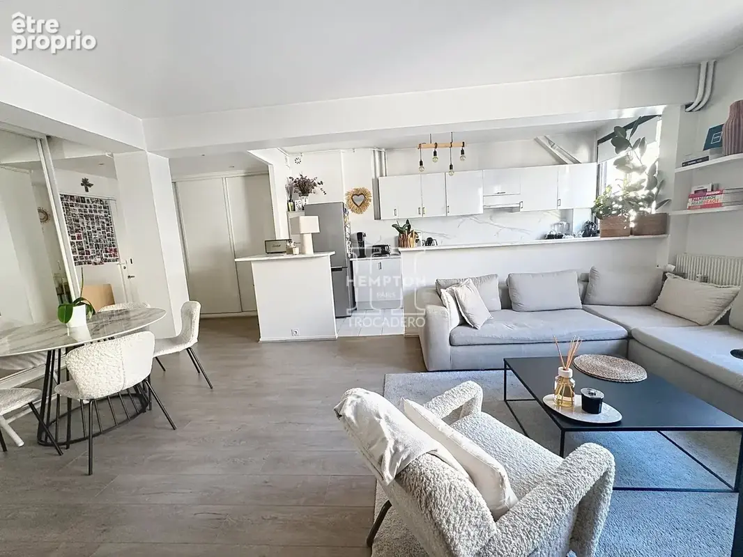 Paris xvi -appartement coup de coeur - trocadéro - élégant 2 pieces de 60 m2 - belle piece de vie de 43 2m2 - - photo 2