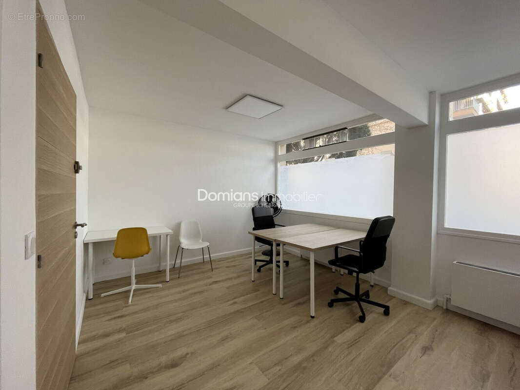 Commerce 128 m² à Perpignan  - photo 5