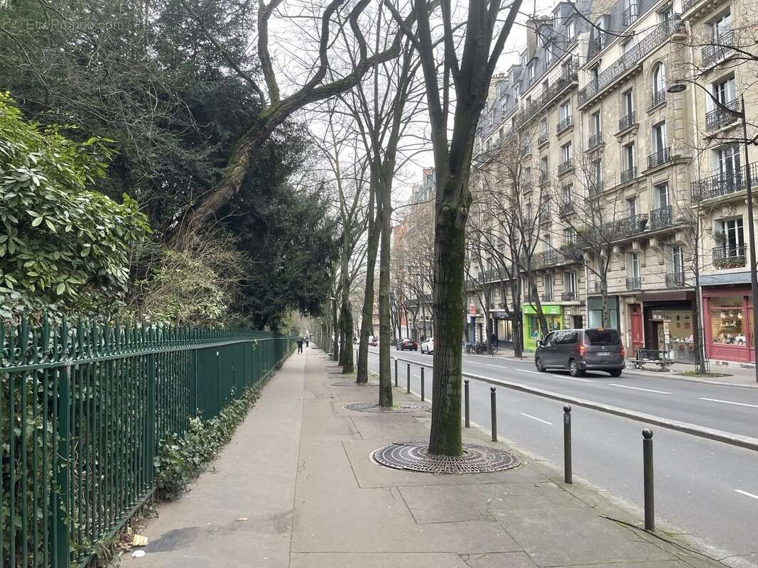 Autre à PARIS-20E