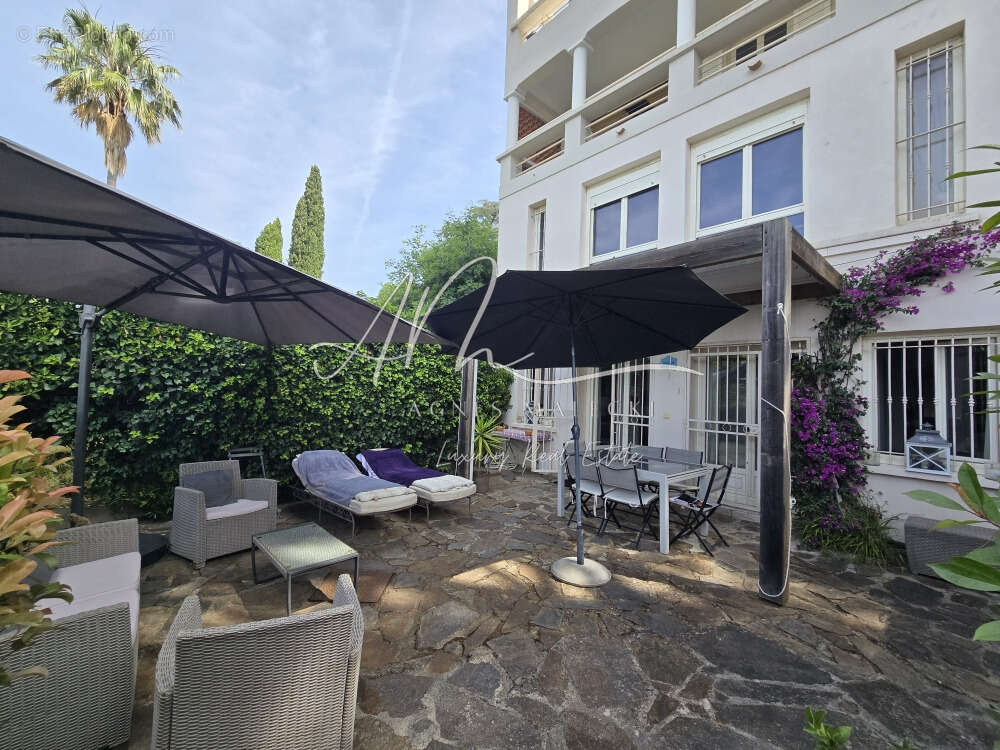 Appartement à LA CROIX-VALMER