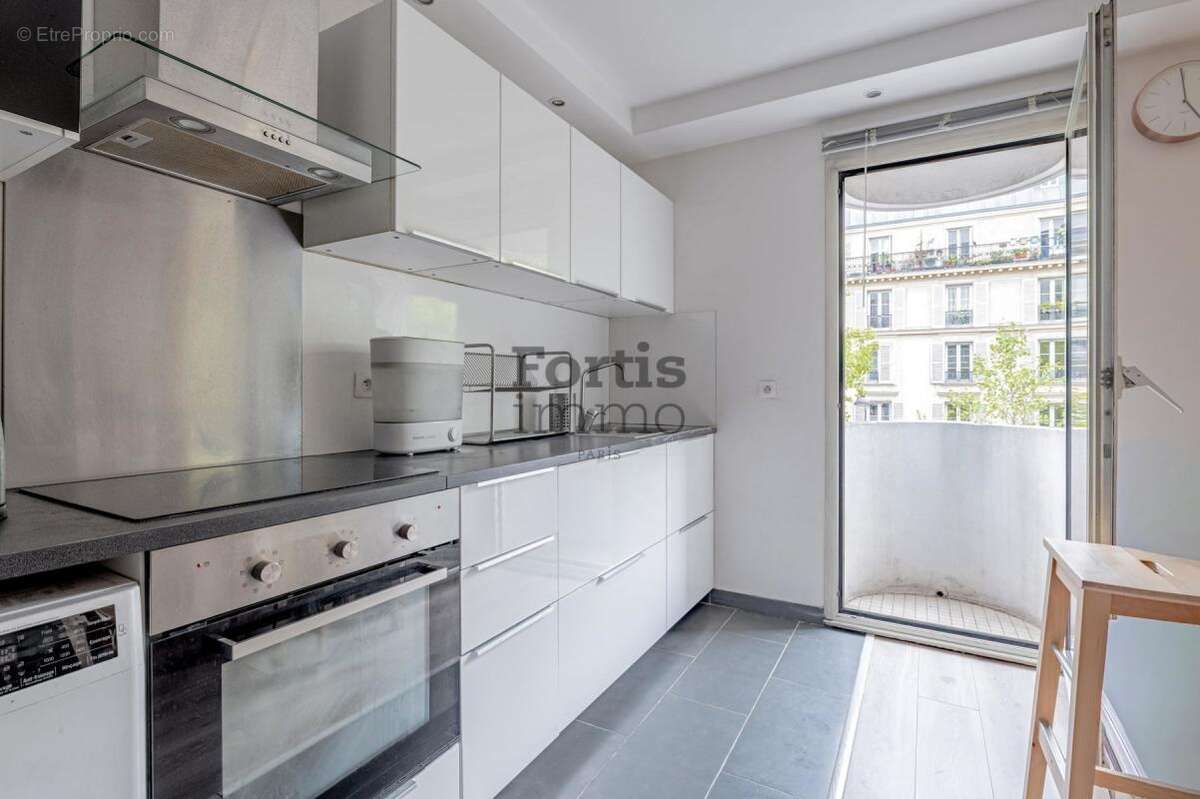 Appartement à PARIS-11E