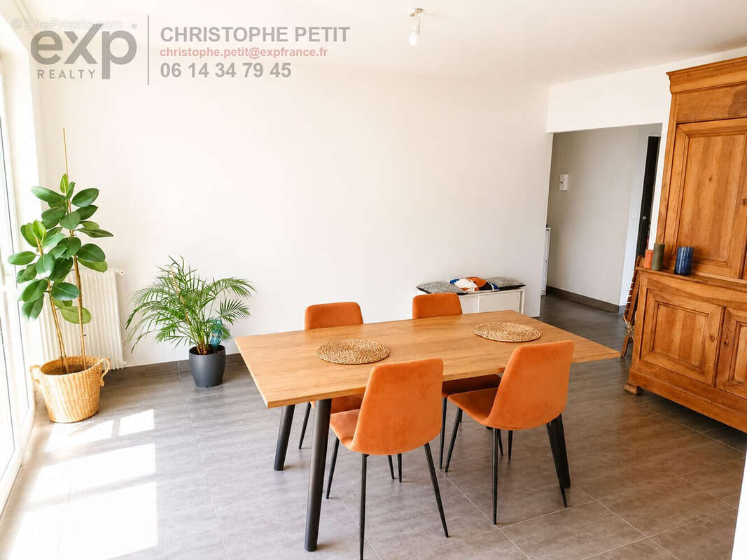 Appartement à FONTENAY-LE-FLEURY