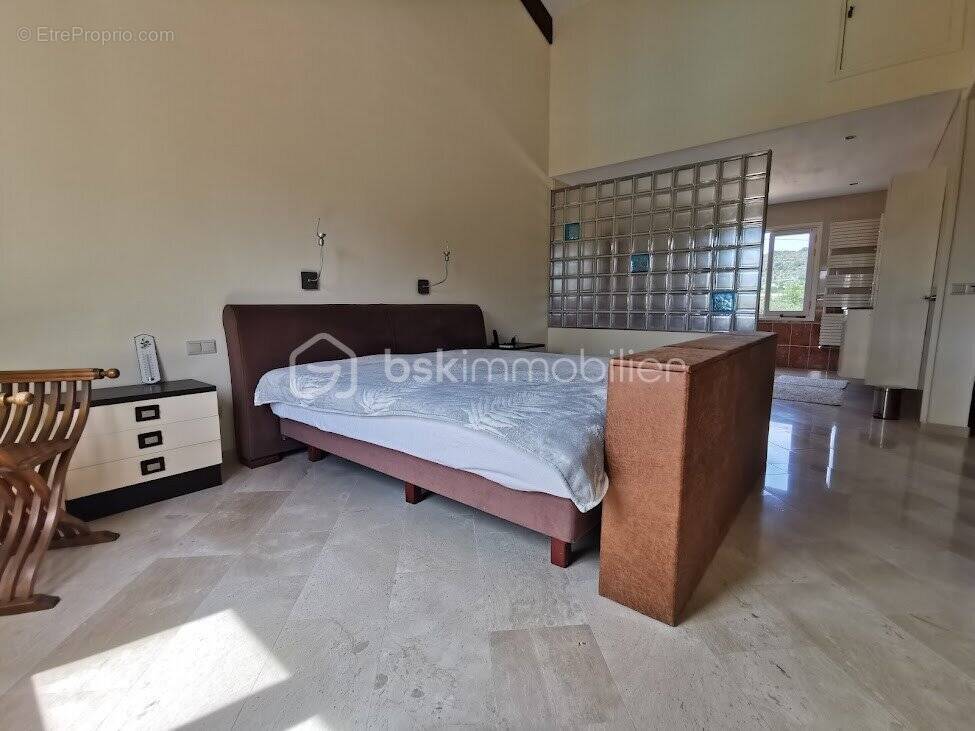 Maison à VALLON-PONT-D'ARC