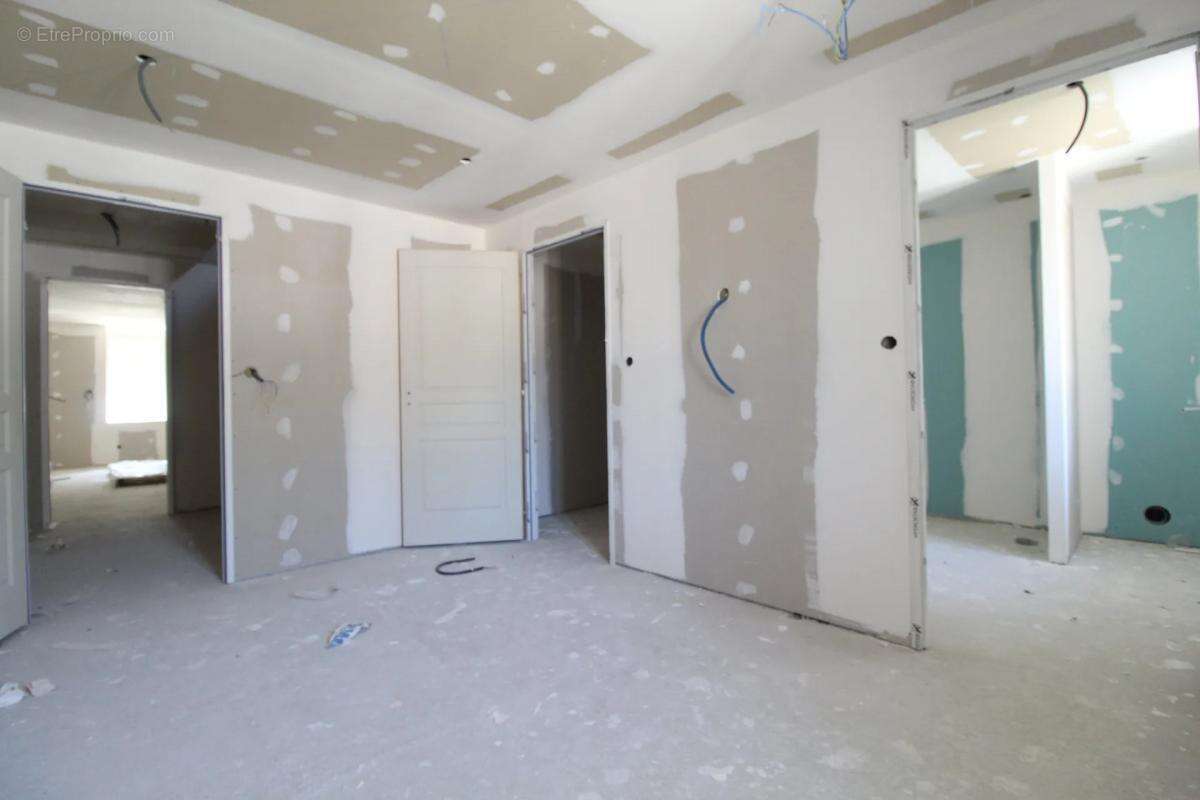 Maison à SAINT-SERNIN-SUR-RANCE