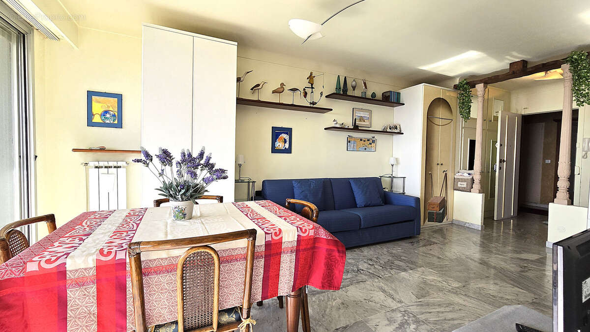 Appartement à ROQUEBRUNE-CAP-MARTIN