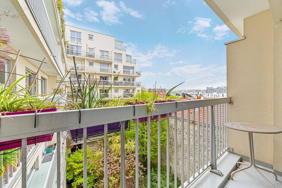 Appartement à PARIS-18E