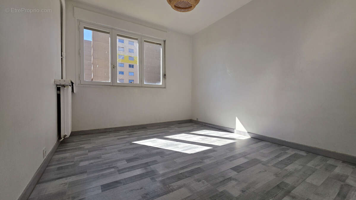 Appartement à BRON