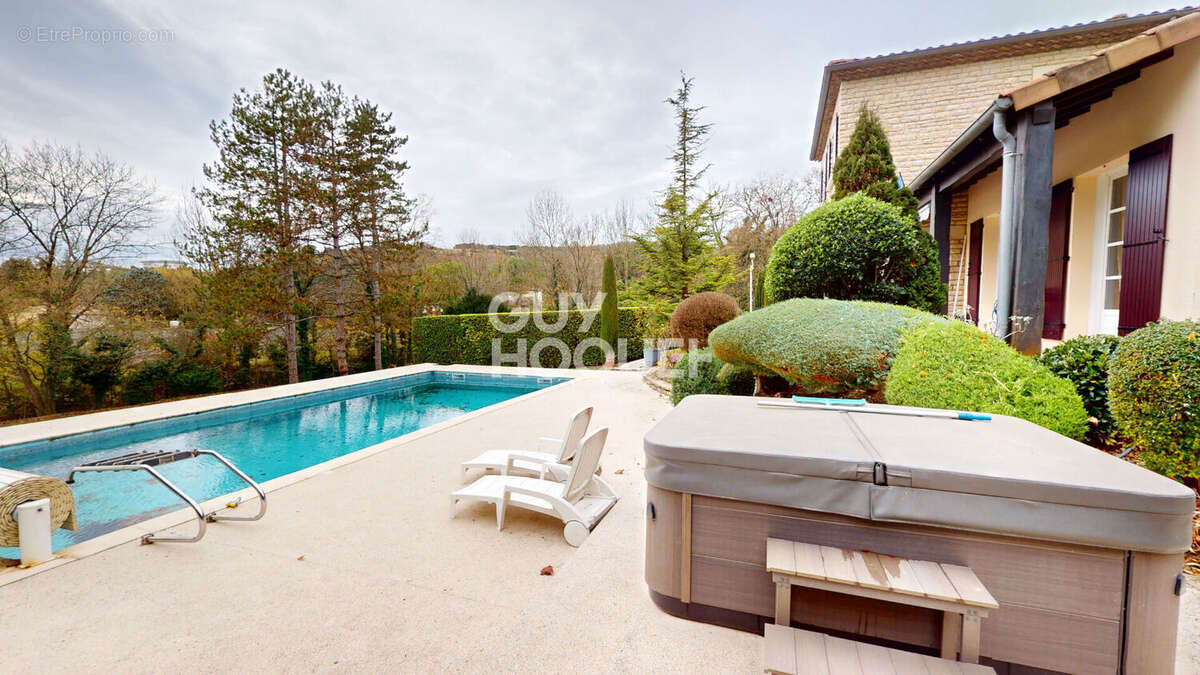 Maison à AOUSTE-SUR-SYE