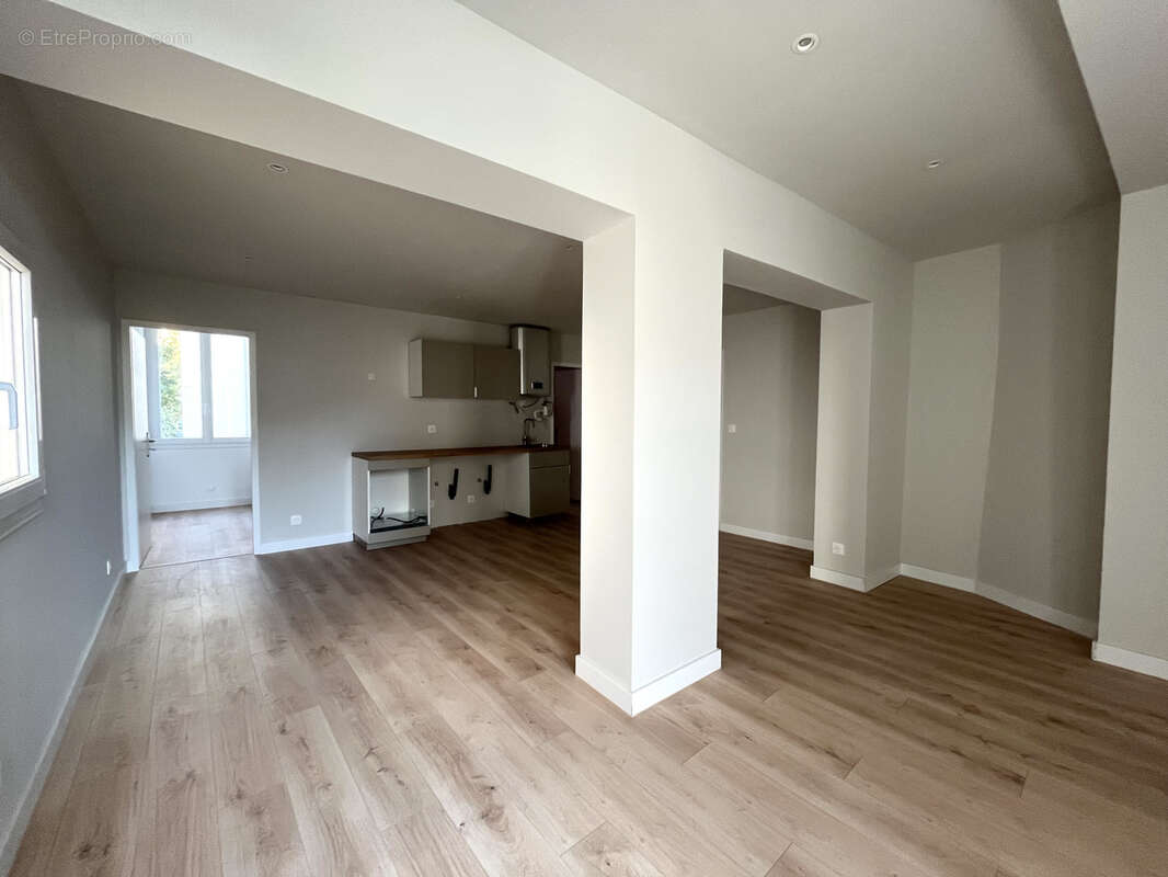 Appartement à MARSEILLE-1E