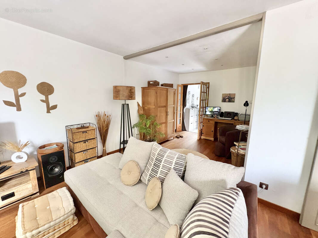Jolie maison avec jardin 1010m2 au coeur d'un village très recherché - photo 11