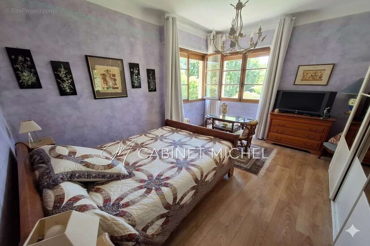 Maison à ROQUEFORT-LES-PINS