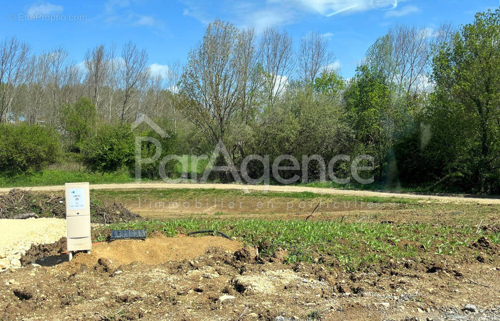 Terrain à VAUX-SUR-MER