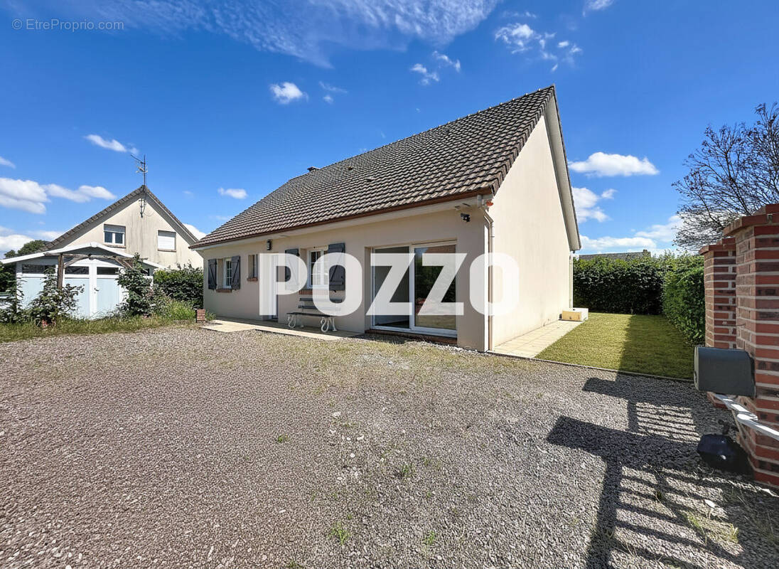 Maison à PETIVILLE