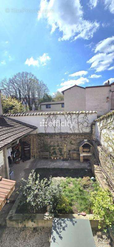 Maison à VILLEFRANCHE-SUR-SAONE