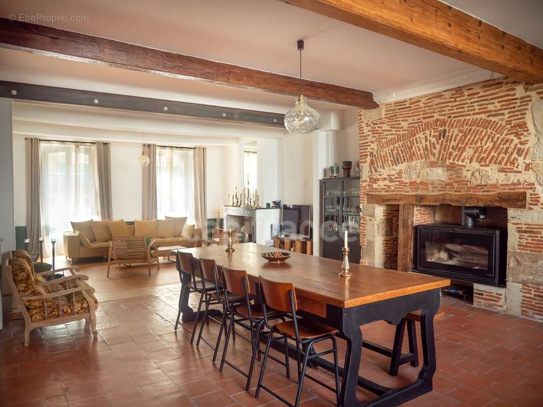Demeure d'exception au coeur de l'ancienne rue Royale, 6 pièces, 290 m2 avec petit patio  (32) - photo 8
