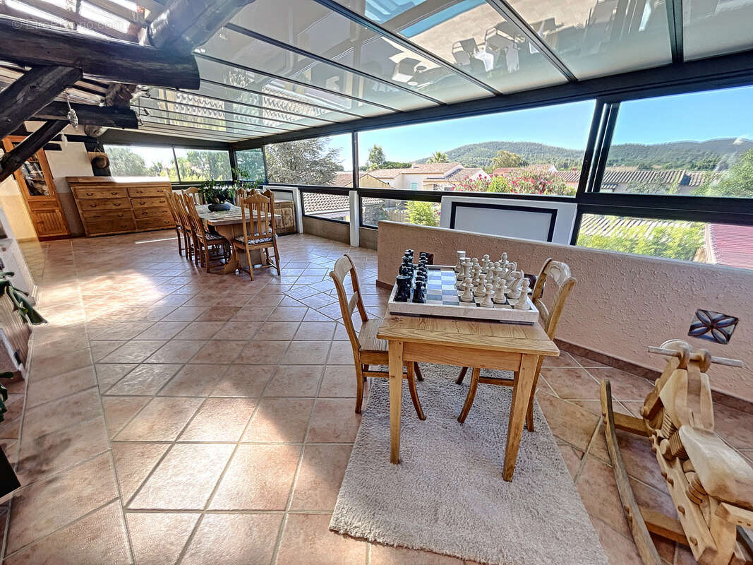 Appartement à BORMES-LES-MIMOSAS