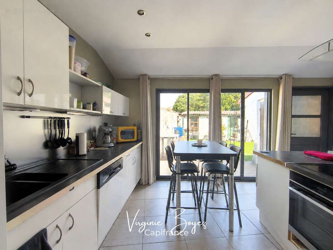  À VENDRE – Maison de ville 88 m² avec cour et dépendance à Bourbourg - photo 3