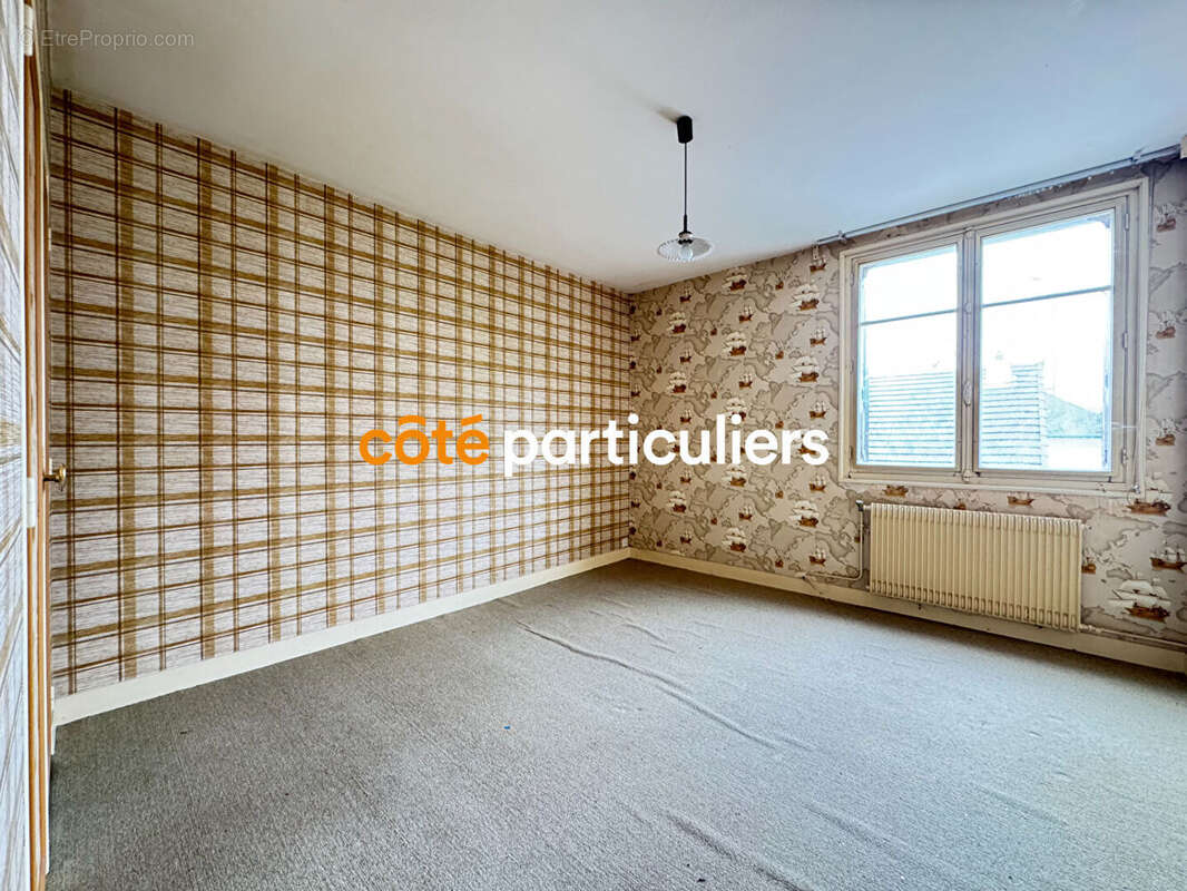 Maison à LA CHAPELLE-SAINT-MESMIN