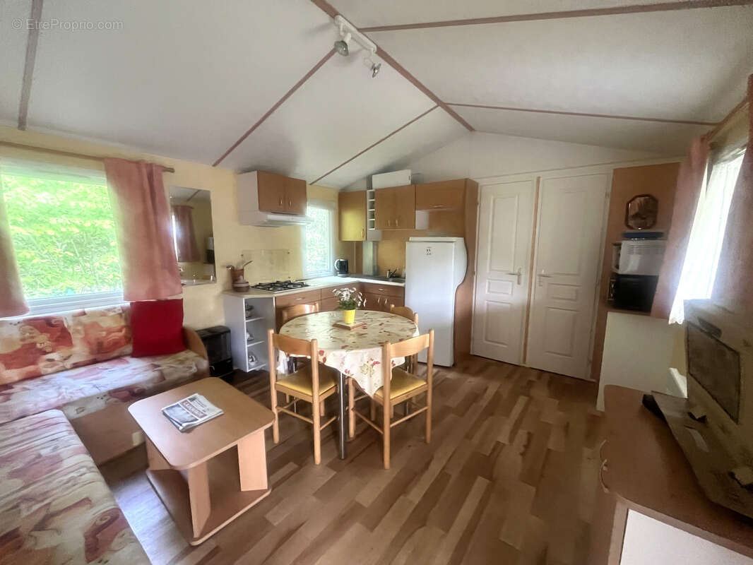 Autre à EGLISENEUVE-D&#039;ENTRAIGUES