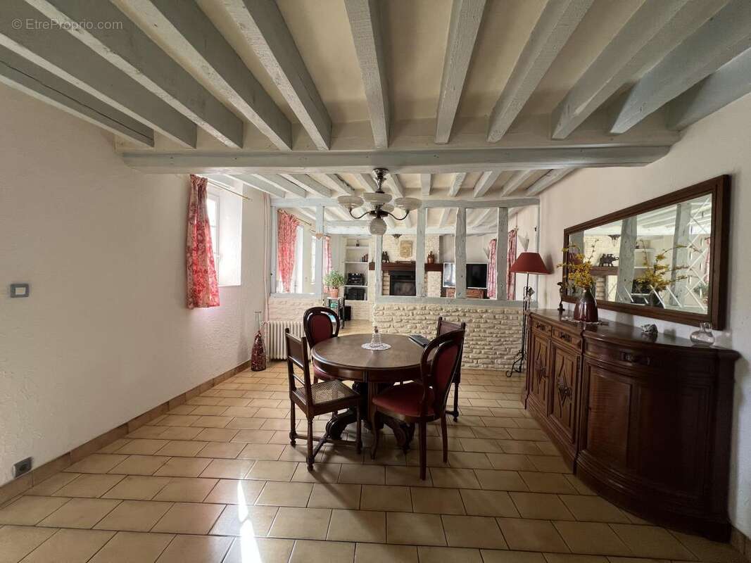 Maison à MEZIDON-CANON