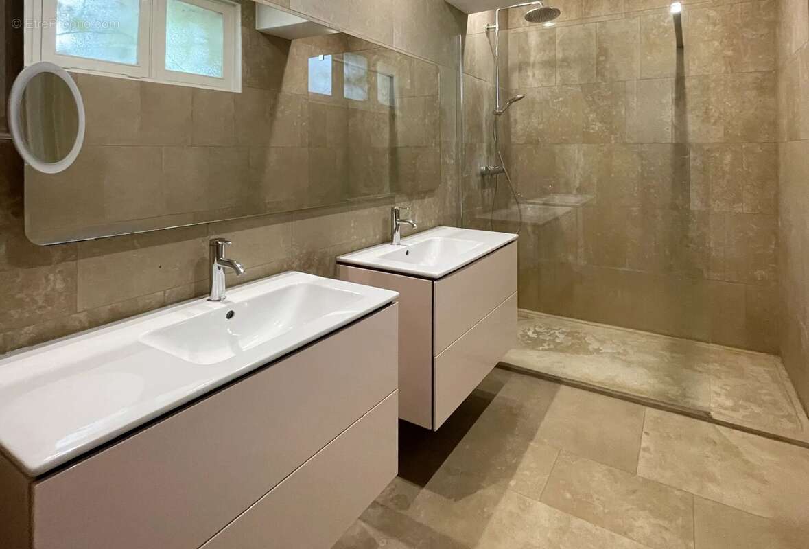 Maison à FONTAINEBLEAU