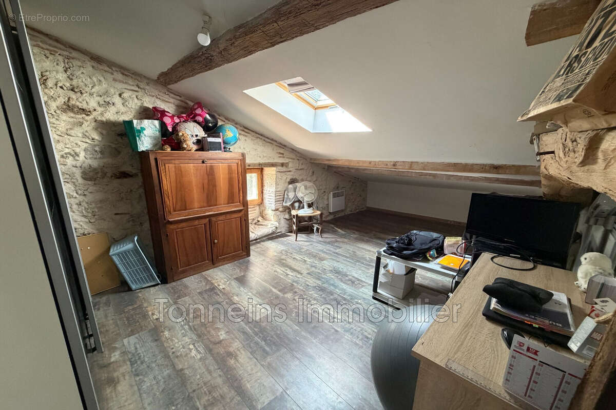 Maison 148 m² à Clairac  - photo 8
