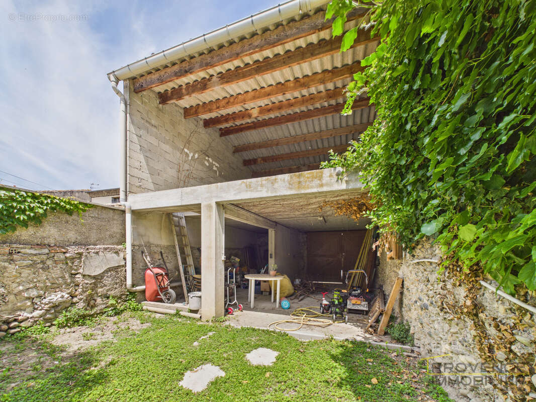 Maison à MONTELIMAR