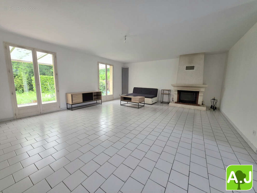 Maison à EZY-SUR-EURE