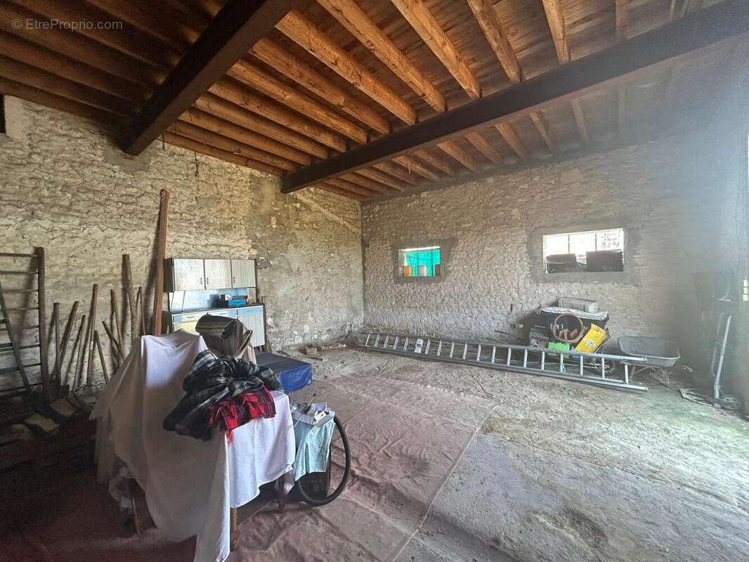 Maison 120 m² à Talmont-Sur-Gironde  - photo 9
