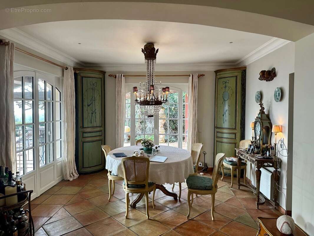 Maison à LA GARDE-FREINET