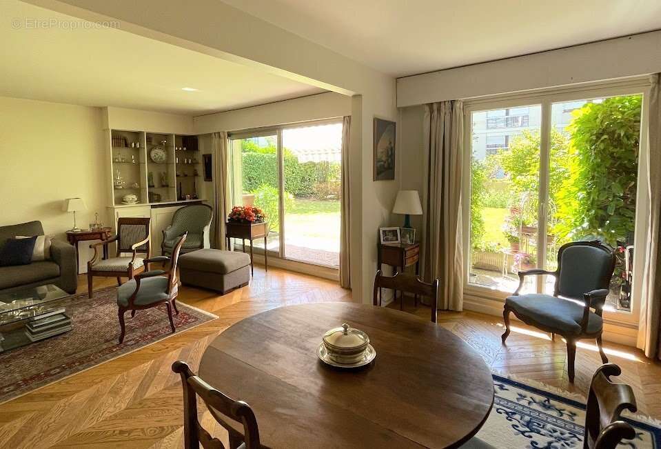 Appartement à VERSAILLES