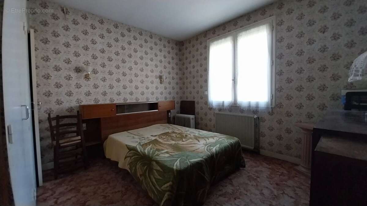 Maison à SAINT-MARTIN-LAGUEPIE