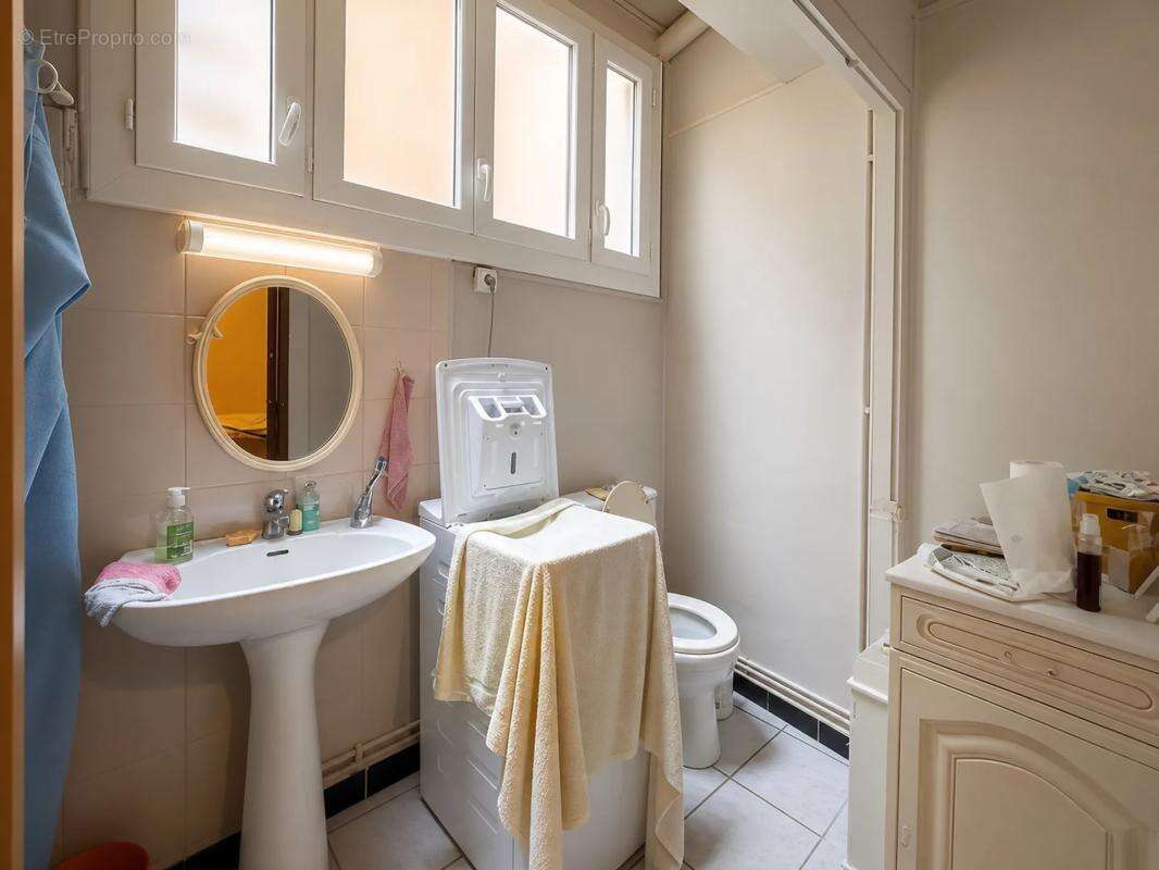 Immeuble de 9 pièces de 180 m² à Béziers (3 T2 et 1 T3-duplex) - photo 5