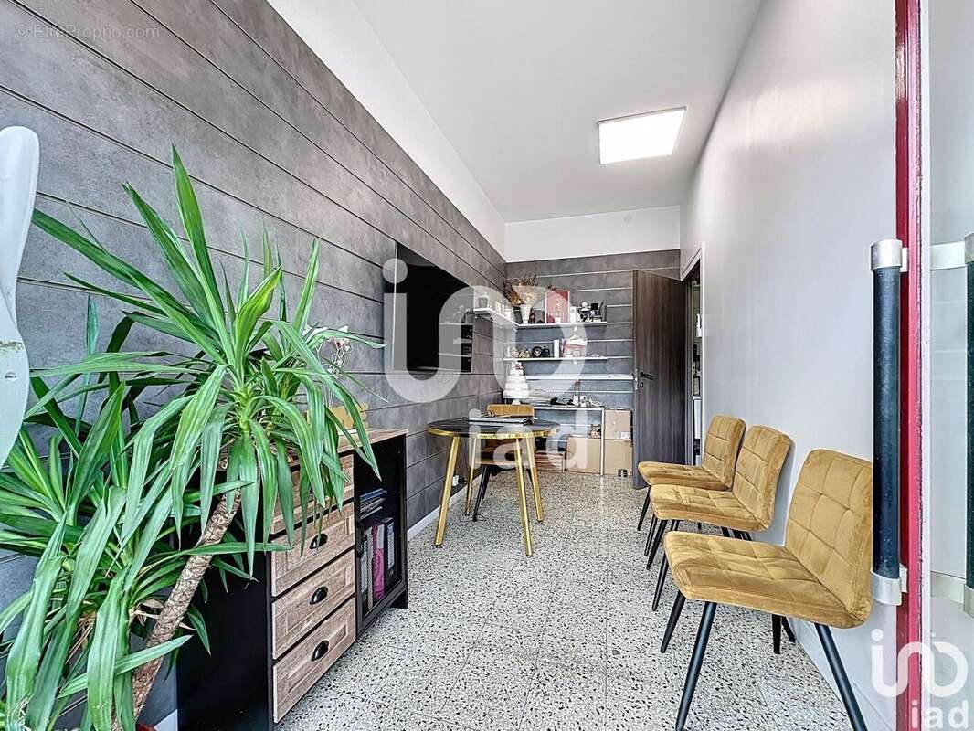 Photo 2 - Commerce à TARBES