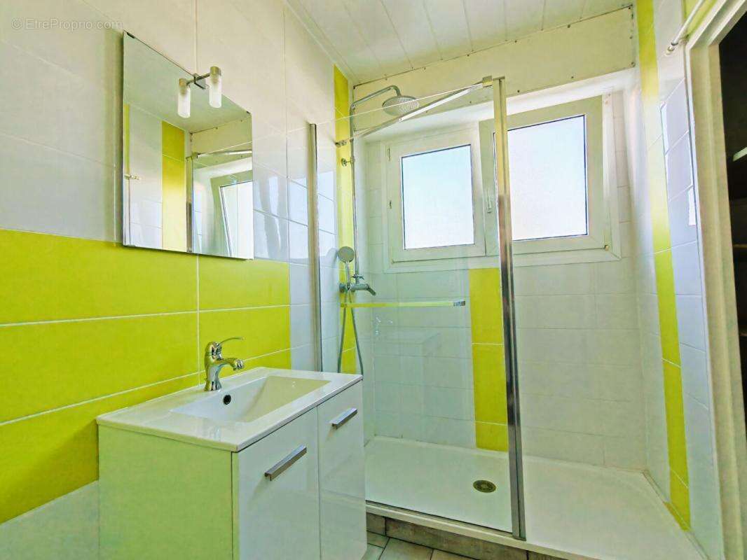 Appartement  T2  de 54 m 2  à Saint Benoit non meublé, cuisine indépendante, 1 chambre - photo 5
