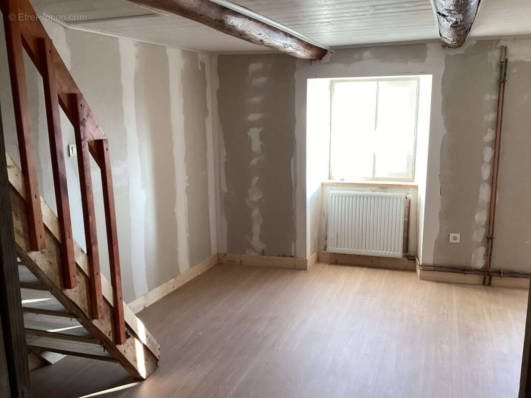 Ferme avec dépendances A RENOVER - sur terrain d'env 1200 m2 - photo 8