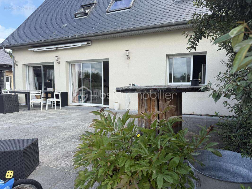 À vendre – Belle propriété familiale avec gîtes et terrain – À deux pas de Pont-l’Évêque - photo 20