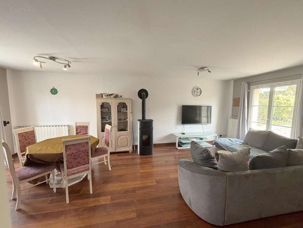 Maison à TRACY-LE-VAL