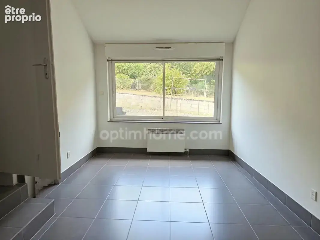 Maison de plain-pied de 120 m², 4/5 chambres et grand garage, au calme absolu. CHAMPNIERS (16) - photo 7