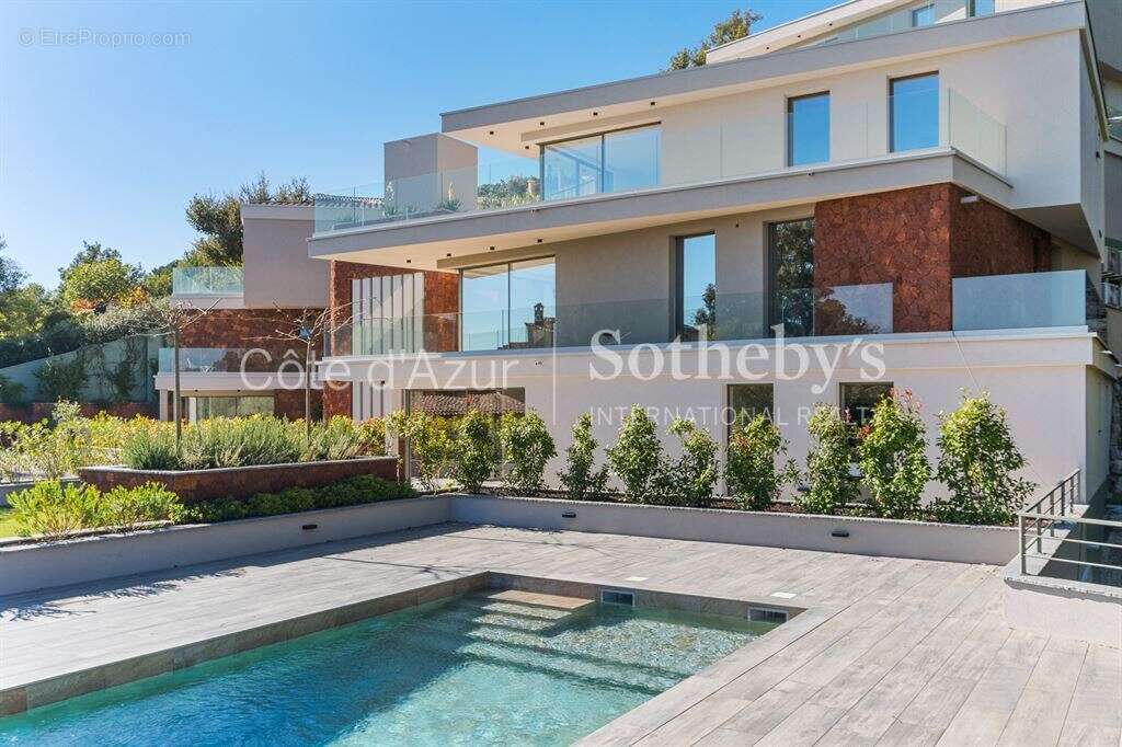 Appartement à LES ADRETS-DE-L'ESTEREL