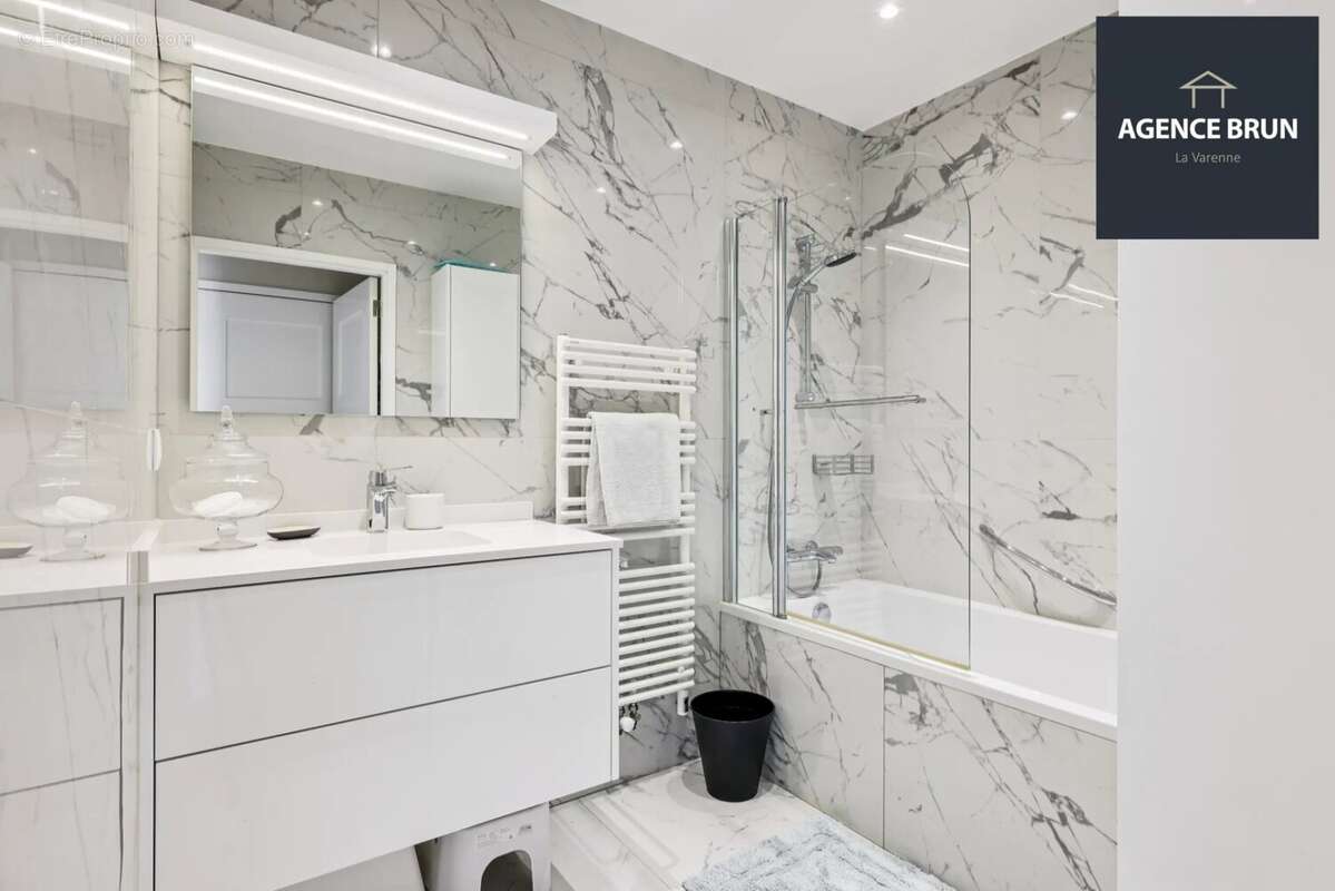 Appartement à SAINT-MAUR-DES-FOSSES