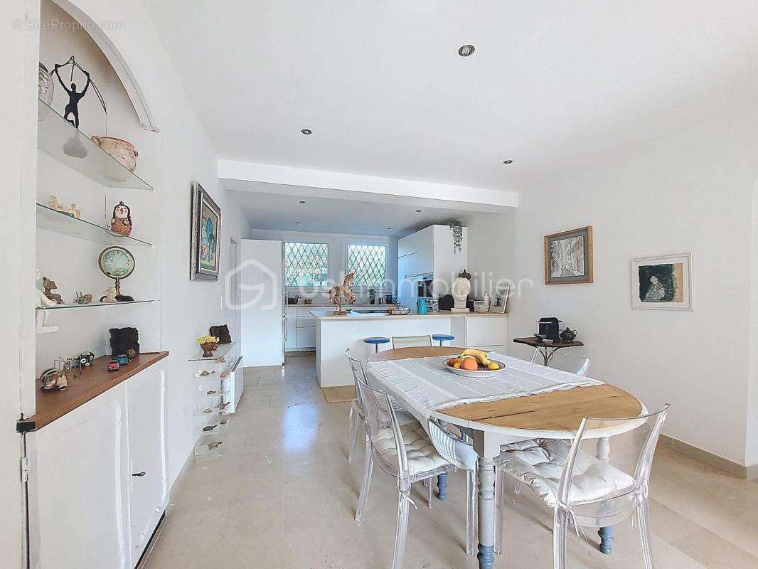 Maison à SIX-FOURS-LES-PLAGES